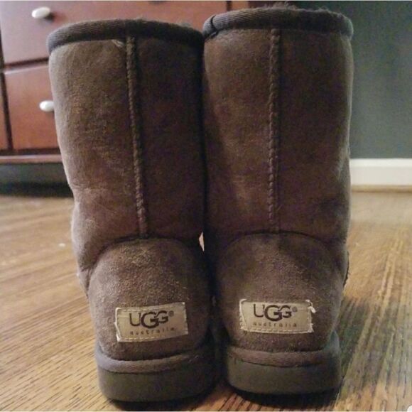 UGG Chocolate short style size 5 good condition - Picture 3 of 14